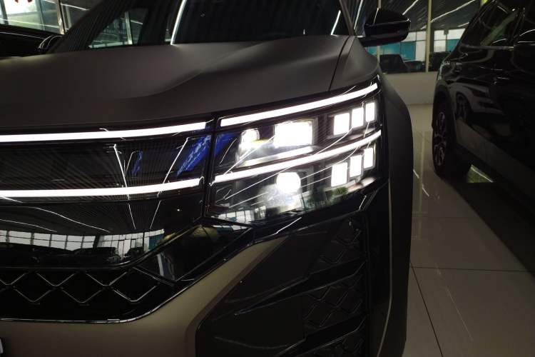 Used Volkswagen Teramont 2025 Tiguan Pro 450TSI Four-Wheel Drive Summit Edition Left Front Headlight