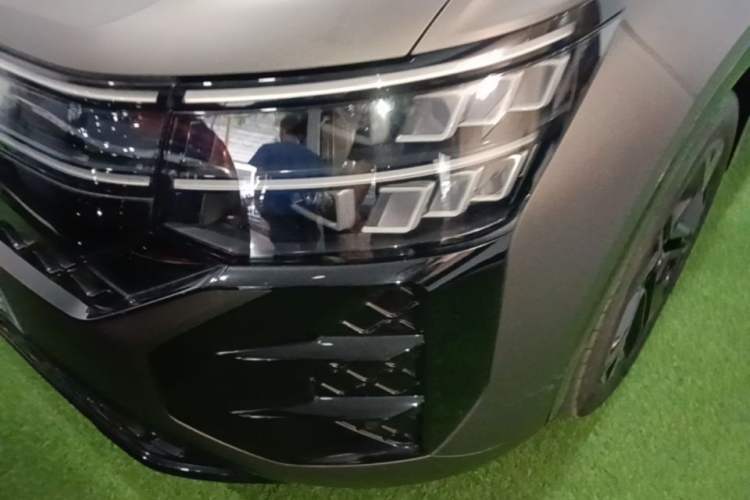 Used Volkswagen Teramont 2025 Tiguan Pro 450TSI Four-Wheel Drive Summit Edition Left Front Headlight