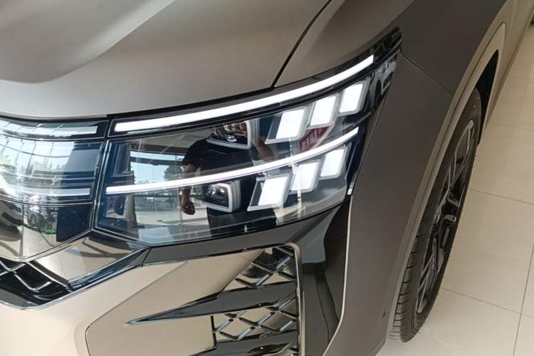 Used Volkswagen Teramont 2025 Tiguan Pro 450TSI Four-Wheel Drive Summit Edition Left Front Headlight