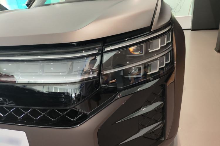 Used Volkswagen Teramont 2025 Tiguan Pro 450TSI Four-Wheel Drive Summit Edition Left Front Headlight
