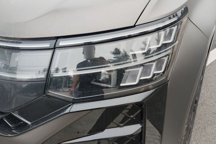 Used Volkswagen Teramont 2025 Tiguan Pro 450TSI Four-Wheel Drive Summit Edition Left Front Headlight