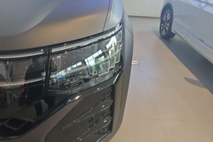 Used Volkswagen Teramont 2025 Tiguan Pro 450TSI Four-Wheel Drive Summit Edition Left Front Headlight