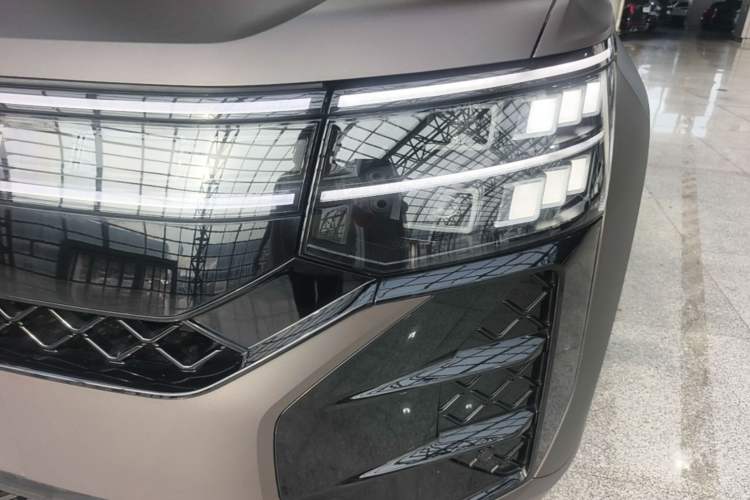 Used Volkswagen Teramont 2025 Tiguan Pro 450TSI Four-Wheel Drive Summit Edition Left Front Headlight
