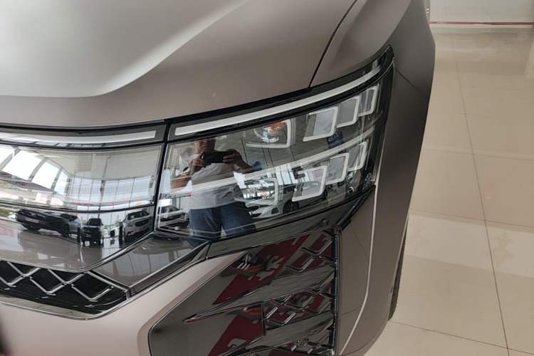 Used Volkswagen Teramont 2025 Tiguan Pro 450TSI Four-Wheel Drive Summit Edition Left Front Headlight