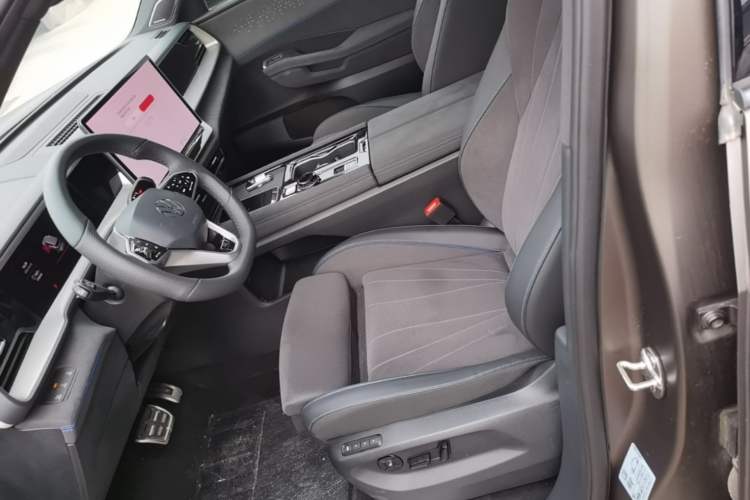 Used Volkswagen Teramont 2025 Tiguan Pro 450TSI Four-Wheel Drive Summit Edition Left Front Seat
