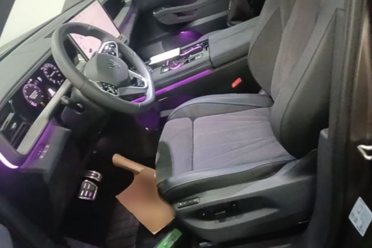 Used Volkswagen Teramont 2025 Tiguan Pro 450TSI Four-Wheel Drive Summit Edition Left Front Seat