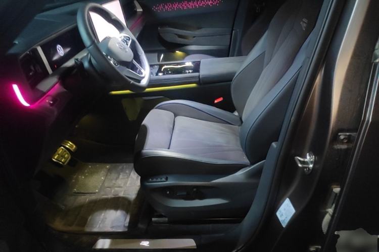 Used Volkswagen Teramont 2025 Tiguan Pro 450TSI Four-Wheel Drive Summit Edition Left Front Seat