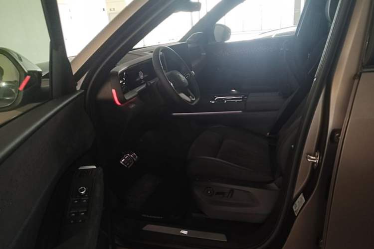 Used Volkswagen Teramont 2025 Tiguan Pro 450TSI Four-Wheel Drive Summit Edition Left Front Seat