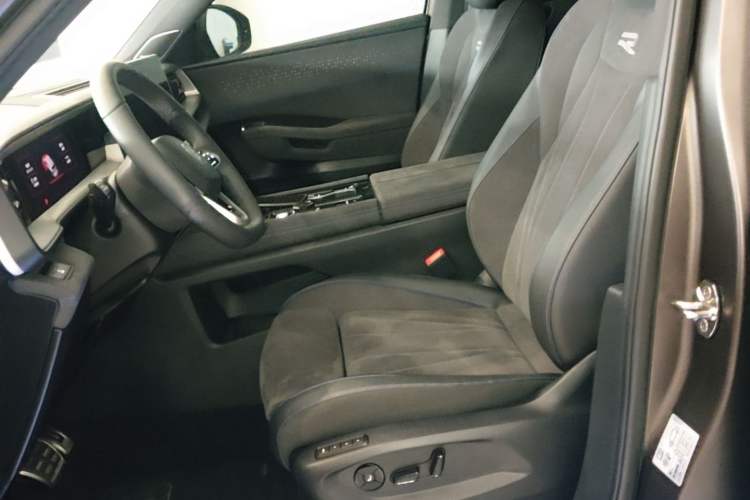 Used Volkswagen Teramont 2025 Tiguan Pro 450TSI Four-Wheel Drive Summit Edition Left Front Seat