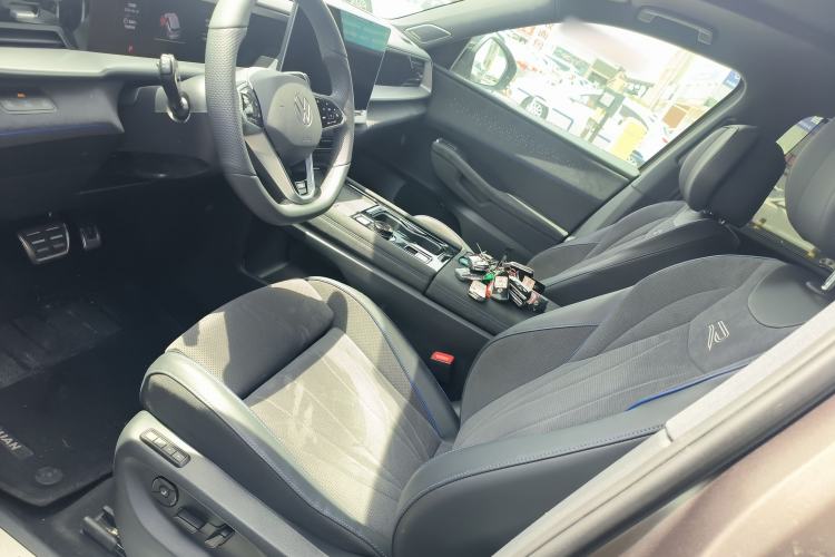 Used Volkswagen Teramont 2025 Tiguan Pro 450TSI Four-Wheel Drive Summit Edition Left Front Seat