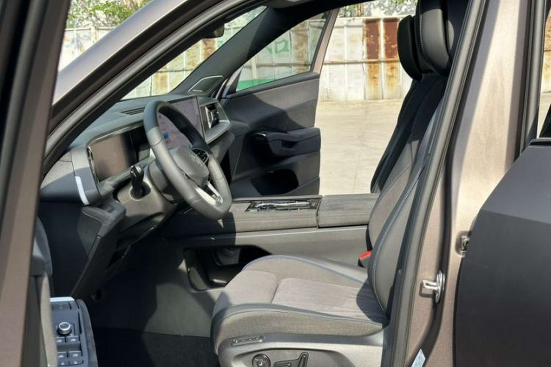 Used Volkswagen Teramont 2025 Tiguan Pro 450TSI Four-Wheel Drive Summit Edition Left Front Seat