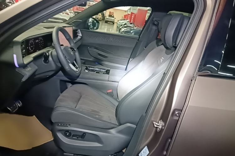 Used Volkswagen Teramont 2025 Tiguan Pro 450TSI Four-Wheel Drive Summit Edition Left Front Seat