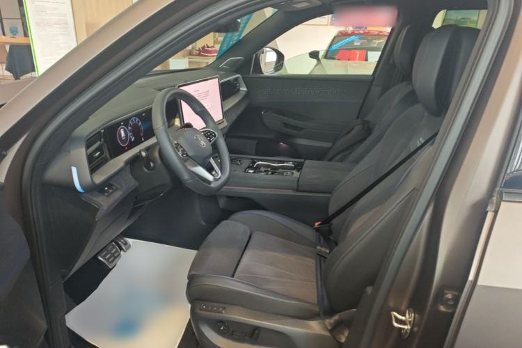 Used Volkswagen Teramont 2025 Tiguan Pro 450TSI Four-Wheel Drive Summit Edition Left Front Seat