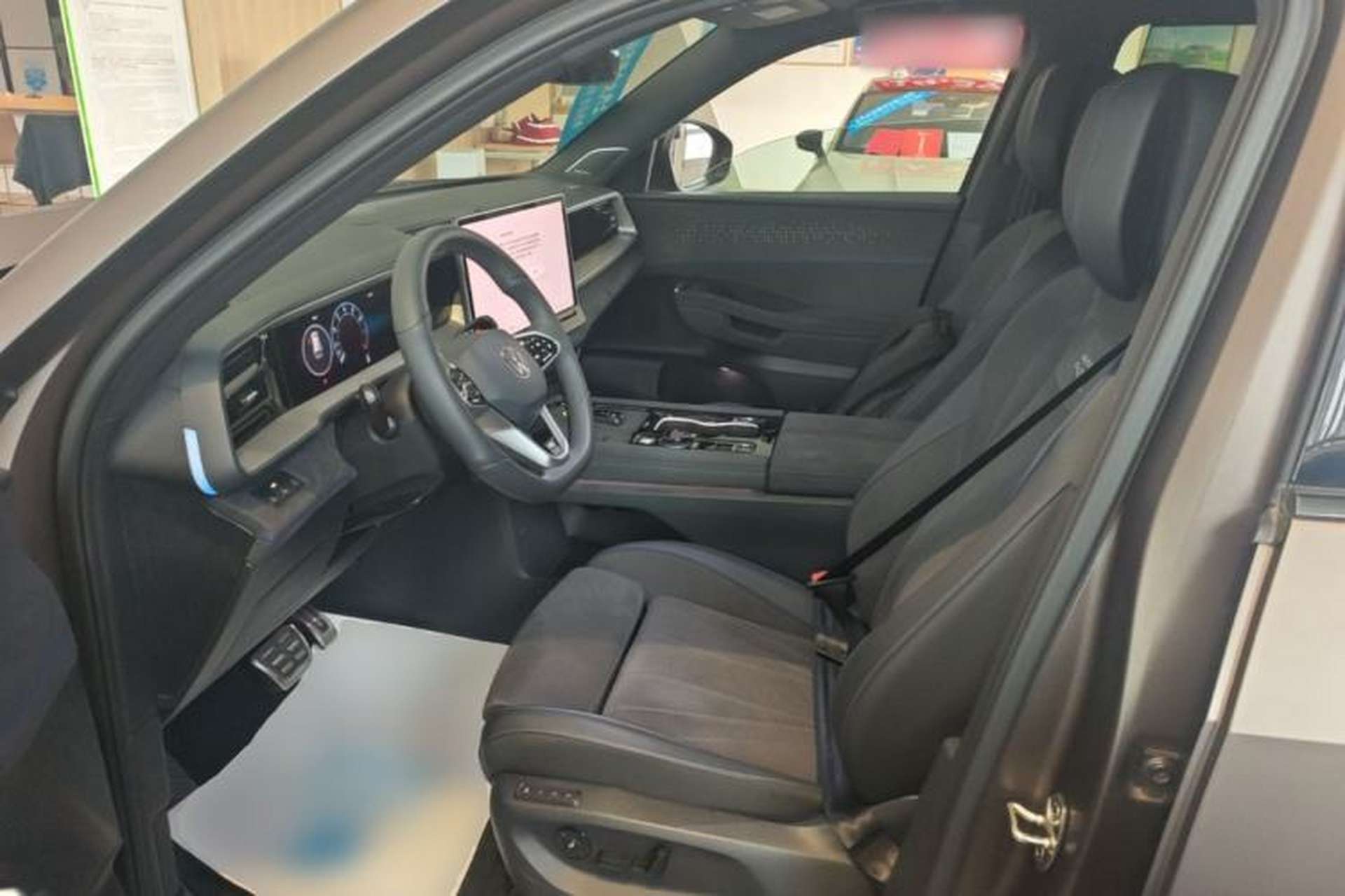 Used Volkswagen Teramont 2025 Tiguan Pro 450TSI Four-Wheel Drive Summit Edition Left Front Seat