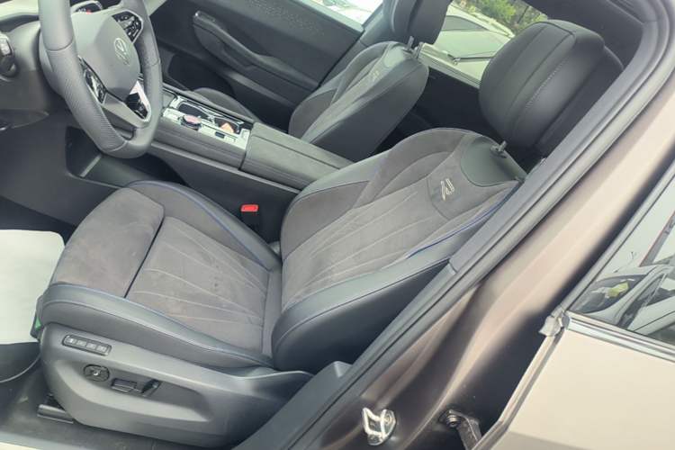 Used Volkswagen Teramont 2025 Tiguan Pro 450TSI Four-Wheel Drive Summit Edition Left Front Seat