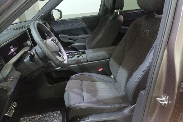 Used Volkswagen Teramont 2025 Tiguan Pro 450TSI Four-Wheel Drive Summit Edition Left Front Seat