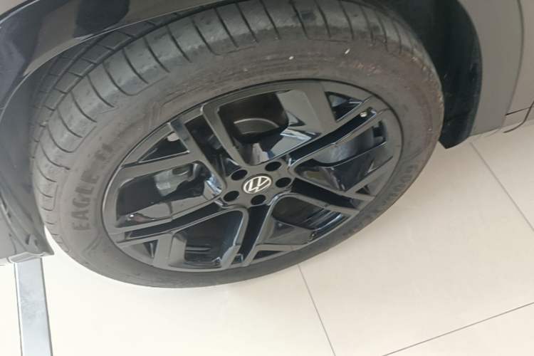 Used Volkswagen Teramont 2025 Tiguan Pro 450TSI Four-Wheel Drive Summit Edition Left Front Wheel Hub