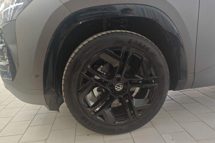 Used Volkswagen Teramont 2025 Tiguan Pro 450TSI Four-Wheel Drive Summit Edition Left Front Wheel Hub