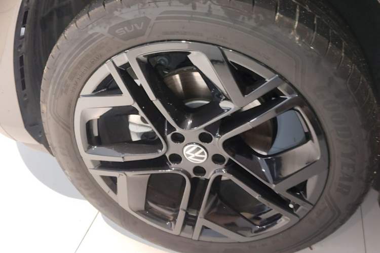 Used Volkswagen Teramont 2025 Tiguan Pro 450TSI Four-Wheel Drive Summit Edition Left Front Wheel Hub