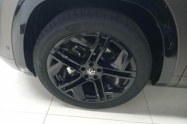 Used Volkswagen Teramont 2025 Tiguan Pro 450TSI Four-Wheel Drive Summit Edition Left Front Wheel Hub