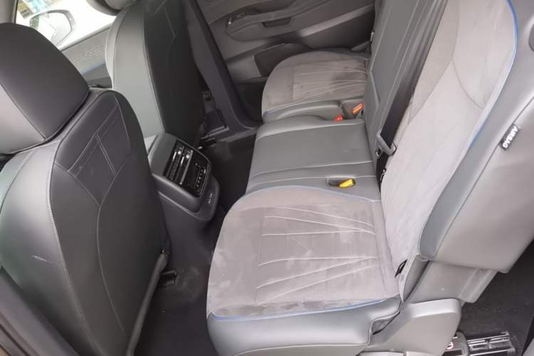 Used Volkswagen Teramont 2025 Tiguan Pro 450TSI Four-Wheel Drive Summit Edition Left Rear Seat