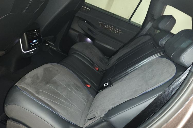 Used Volkswagen Teramont 2025 Tiguan Pro 450TSI Four-Wheel Drive Summit Edition Left Rear Seat