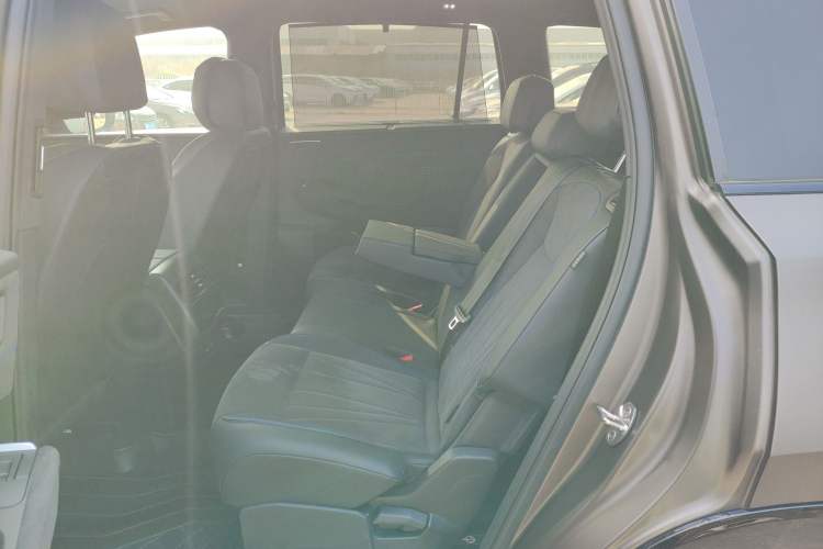 Used Volkswagen Teramont 2025 Tiguan Pro 450TSI Four-Wheel Drive Summit Edition Left Rear Seat