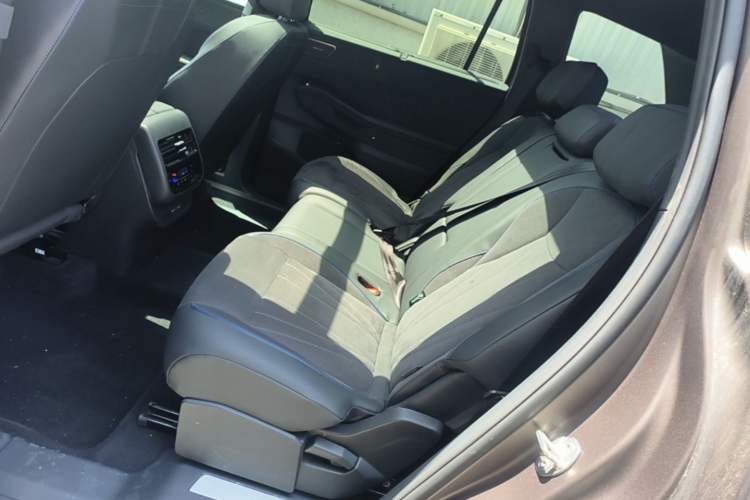 Used Volkswagen Teramont 2025 Tiguan Pro 450TSI Four-Wheel Drive Summit Edition Left Rear Seat
