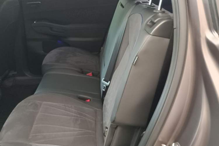 Used Volkswagen Teramont 2025 Tiguan Pro 450TSI Four-Wheel Drive Summit Edition Left Rear Seat