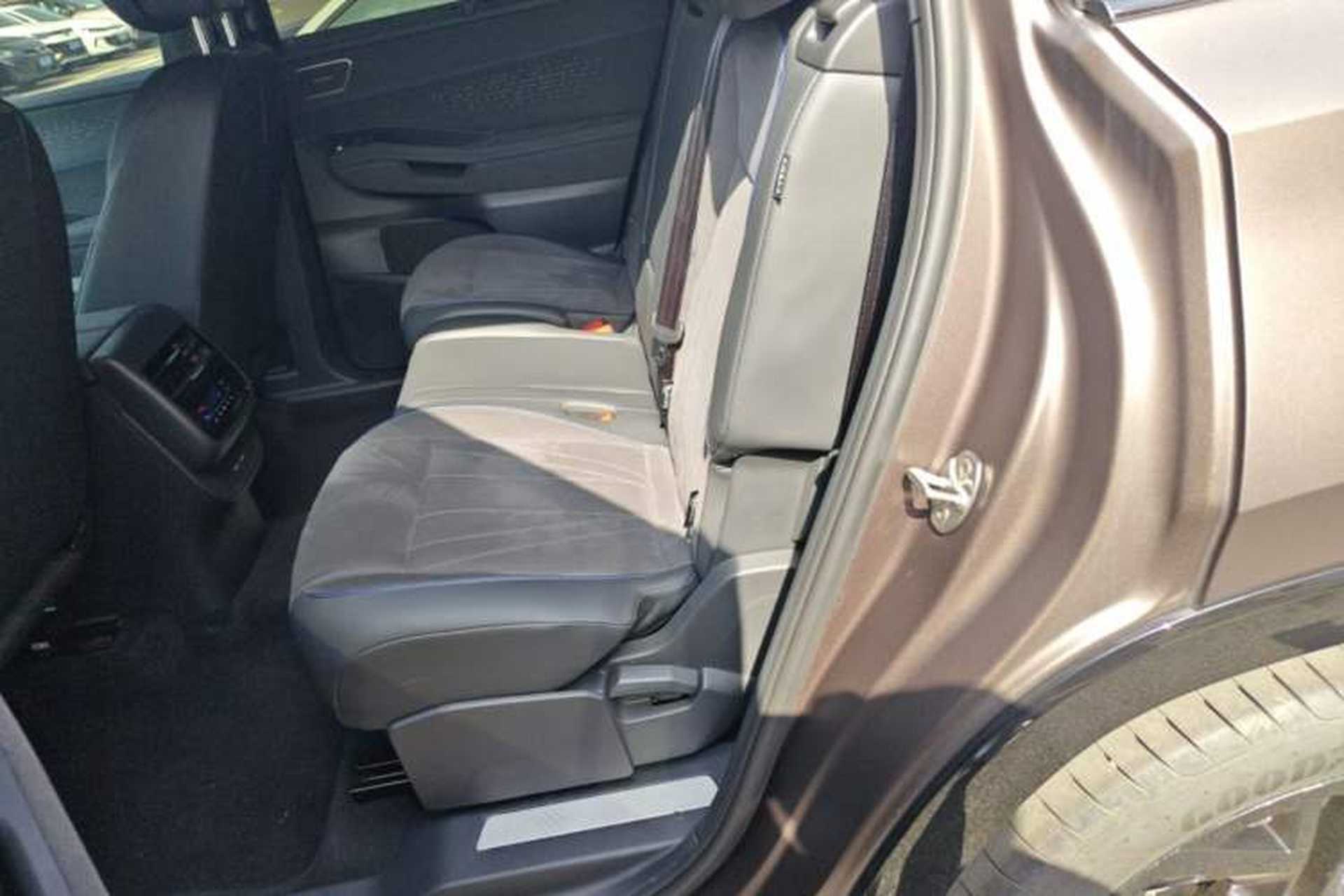 Used Volkswagen Teramont 2025 Tiguan Pro 450TSI Four-Wheel Drive Summit Edition Left Rear Seat