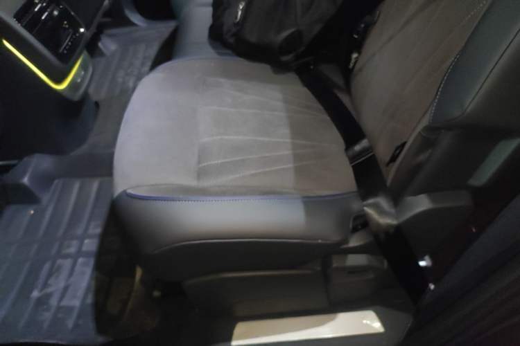Used Volkswagen Teramont 2025 Tiguan Pro 450TSI Four-Wheel Drive Summit Edition Left Rear Seat