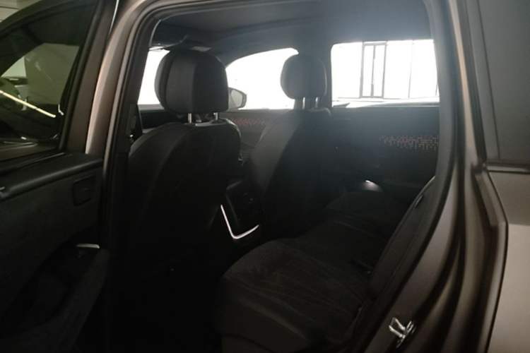 Used Volkswagen Teramont 2025 Tiguan Pro 450TSI Four-Wheel Drive Summit Edition Left Rear Seat