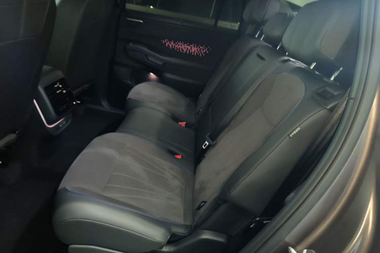 Used Volkswagen Teramont 2025 Tiguan Pro 450TSI Four-Wheel Drive Summit Edition Left Rear Seat