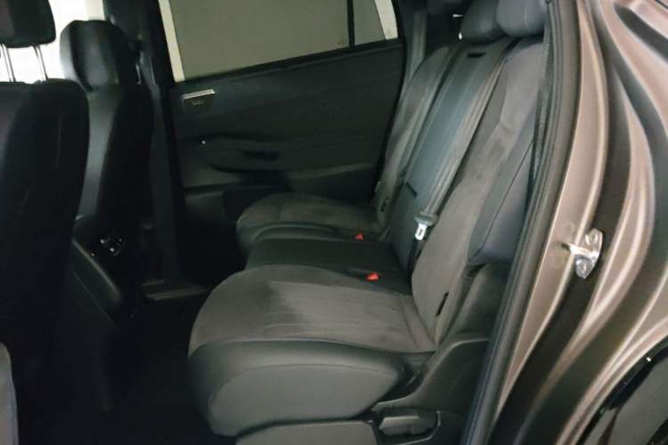 Used Volkswagen Teramont 2025 Tiguan Pro 450TSI Four-Wheel Drive Summit Edition Left Rear Seat