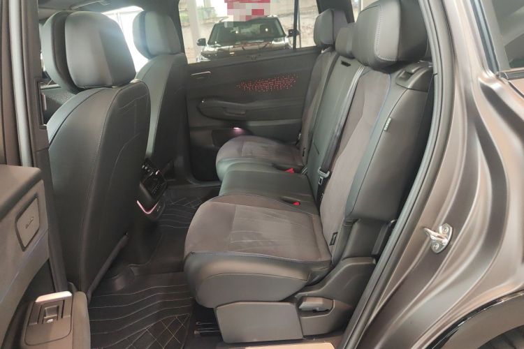Used Volkswagen Teramont 2025 Tiguan Pro 450TSI Four-Wheel Drive Summit Edition Left Rear Seat
