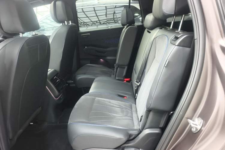 Used Volkswagen Teramont 2025 Tiguan Pro 450TSI Four-Wheel Drive Summit Edition Left Rear Seat