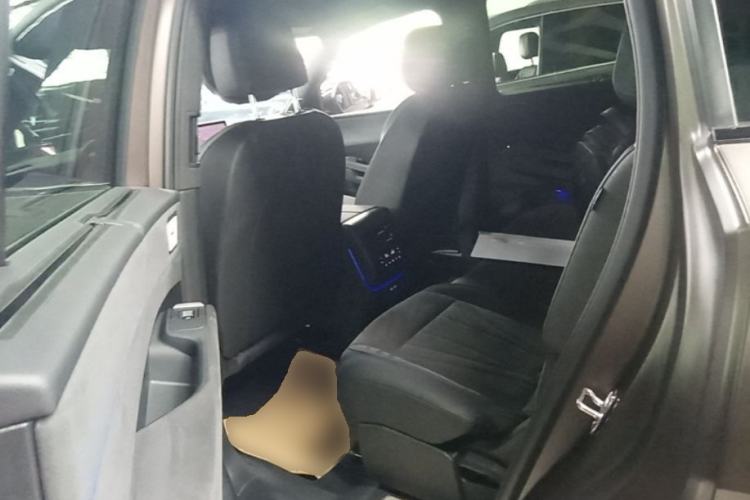 Used Volkswagen Teramont 2025 Tiguan Pro 450TSI Four-Wheel Drive Summit Edition Left Rear Seat