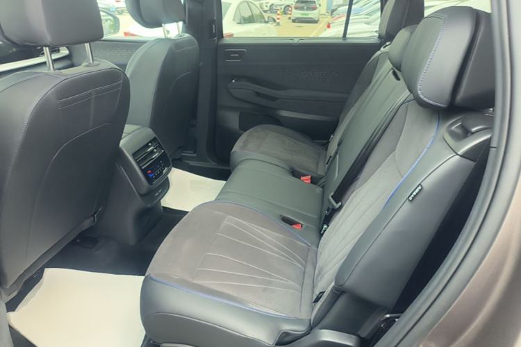 Used Volkswagen Teramont 2025 Tiguan Pro 450TSI Four-Wheel Drive Summit Edition Left Rear Seat