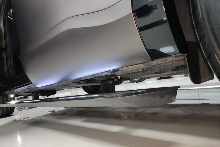 Used Volkswagen Teramont 2025 Tiguan Pro 450TSI Four-Wheel Drive Summit Edition Left Side Sill