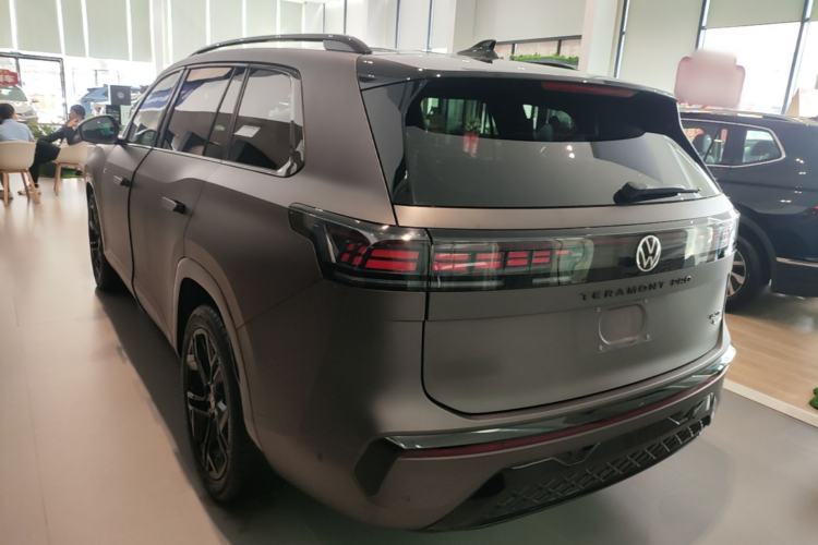 Used Volkswagen Teramont 2025 Tiguan Pro 450TSI Four-Wheel Drive Summit Edition Rear Left 45 Deg