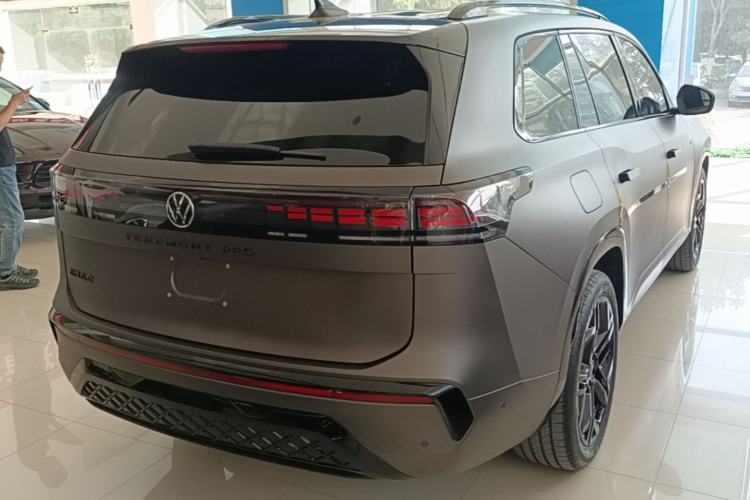 Used Volkswagen Teramont 2025 Tiguan Pro 450TSI Four-Wheel Drive Summit Edition Rear Right 45 Deg