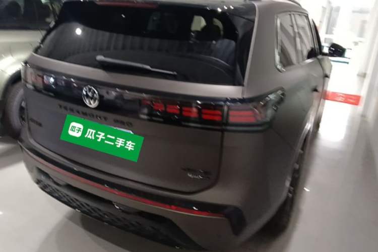 Used Volkswagen Teramont 2025 Tiguan Pro 450TSI Four-Wheel Drive Summit Edition Rear Right 45 Deg