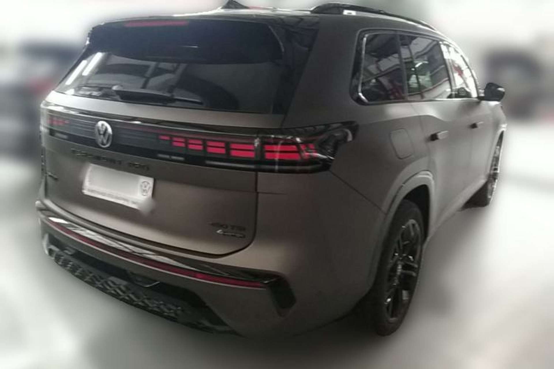 Used Volkswagen Teramont 2025 Tiguan Pro 450TSI Four-Wheel Drive Summit Edition Rear Right 45 Deg