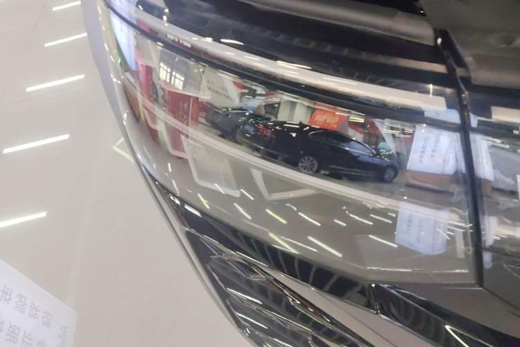 Used Volkswagen Teramont 2025 Tiguan Pro 450TSI Four-Wheel Drive Summit Edition Right Front Headlight