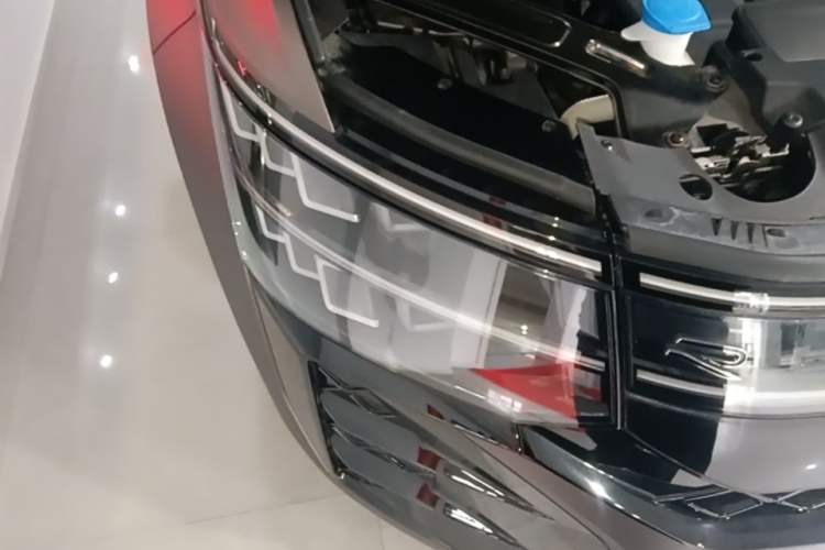 Used Volkswagen Teramont 2025 Tiguan Pro 450TSI Four-Wheel Drive Summit Edition Right Front Headlight