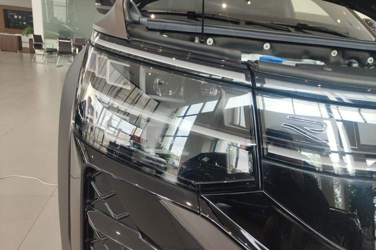 Used Volkswagen Teramont 2025 Tiguan Pro 450TSI Four-Wheel Drive Summit Edition Right Front Headlight