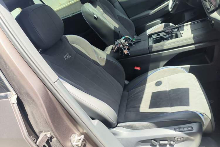 Used Volkswagen Teramont 2025 Tiguan Pro 450TSI Four-Wheel Drive Summit Edition Right Front Seat
