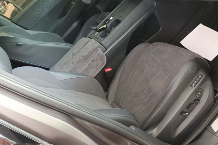 Used Volkswagen Teramont 2025 Tiguan Pro 450TSI Four-Wheel Drive Summit Edition Right Front Seat