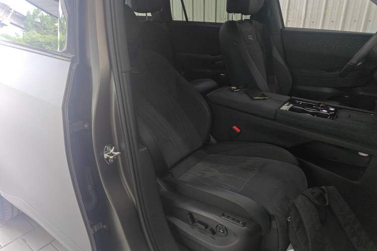 Used Volkswagen Teramont 2025 Tiguan Pro 450TSI Four-Wheel Drive Summit Edition Right Front Seat