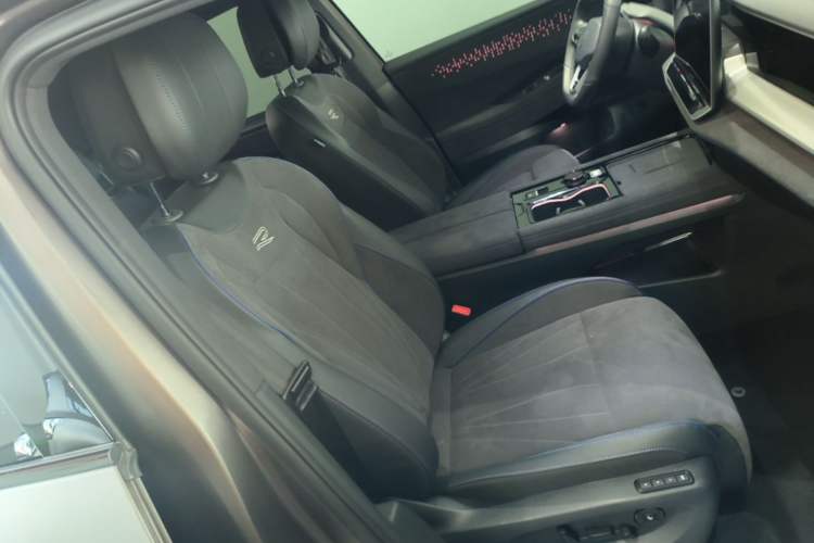 Used Volkswagen Teramont 2025 Tiguan Pro 450TSI Four-Wheel Drive Summit Edition Right Front Seat